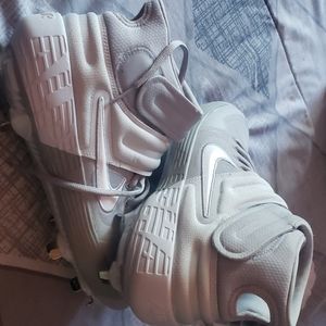 Mens baseball NIKE Huarache cleat size 8.5